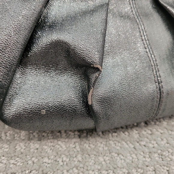 2/$18 Elle Grey Metallic Silver Crossbody Shoulder Bag Bow Detail GUC Small - Picture 11 of 15